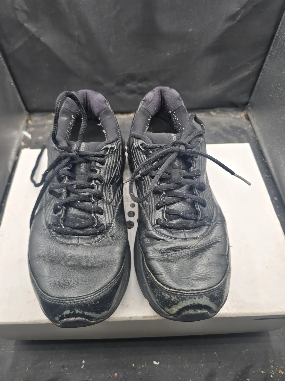 Brooks Men's‎ Black Athletic Lace-Up Running Shoes